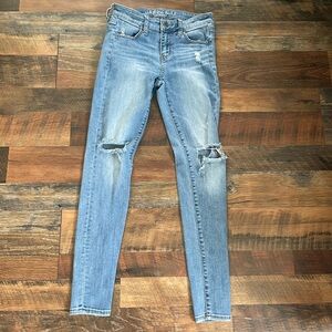 American Eagle Outfitters Light Blue Distressed Skinny Jeans